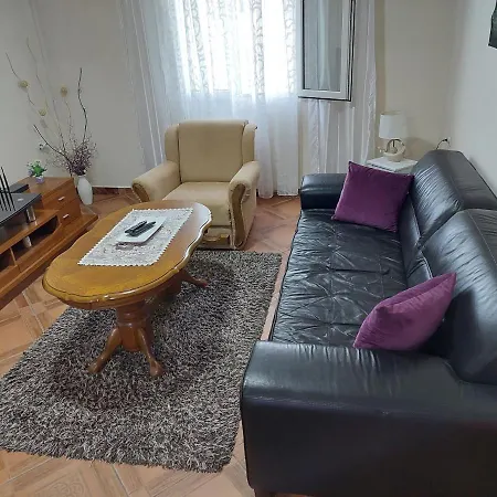 Apartment Helena Airport 1