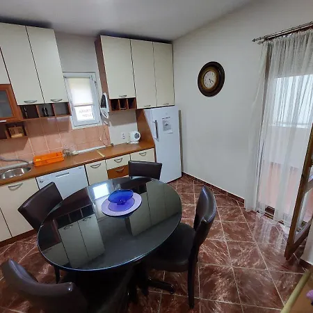 Apartment Helena Airport 1 * Podgorica