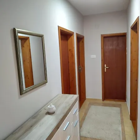 Apartment Helena Airport 1 Διαμέρισμα *