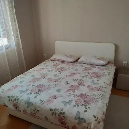 Apartment Helena Airport 1 * Ποντγορίτσα